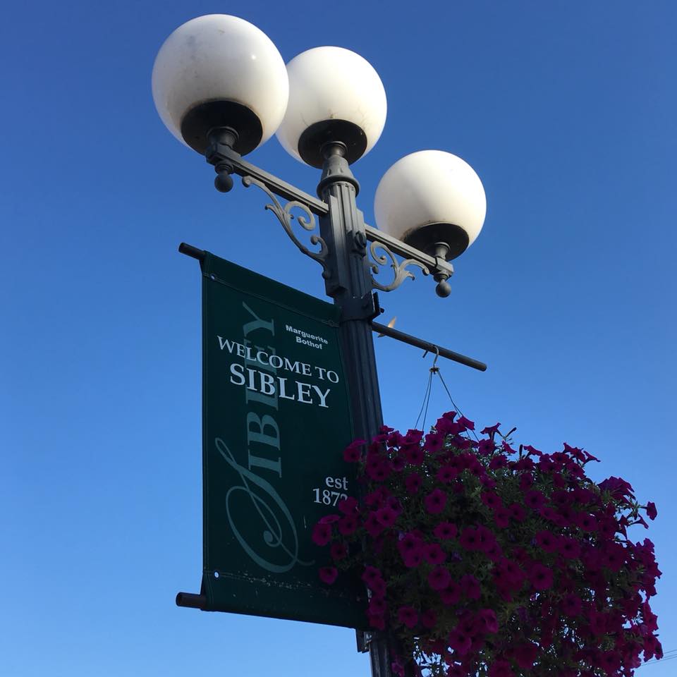 Sibley street lamp post image